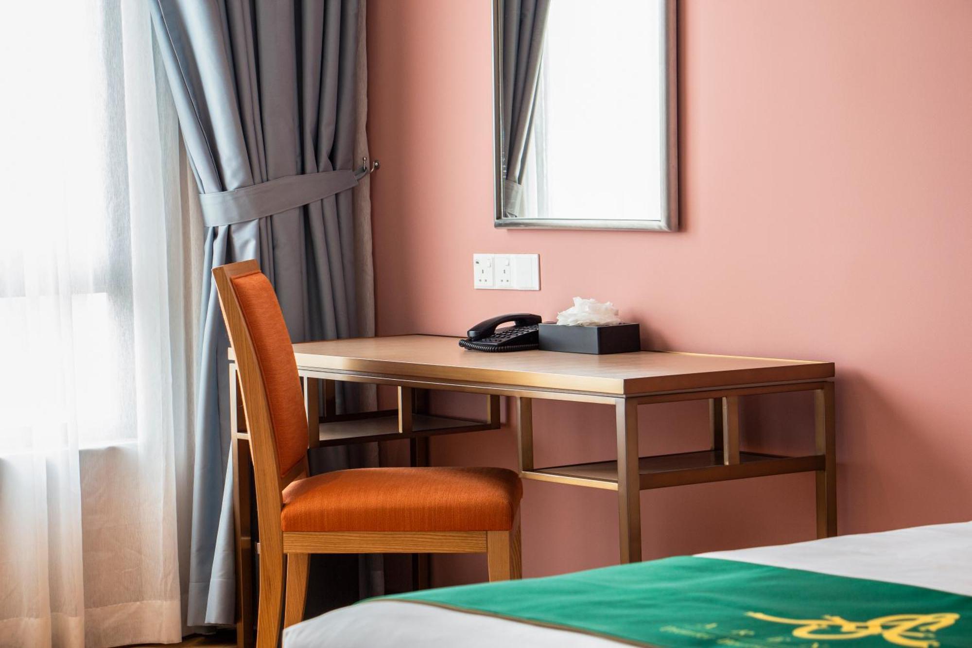 Arena Premier Hotel سِريمبان المظهر الخارجي الصورة